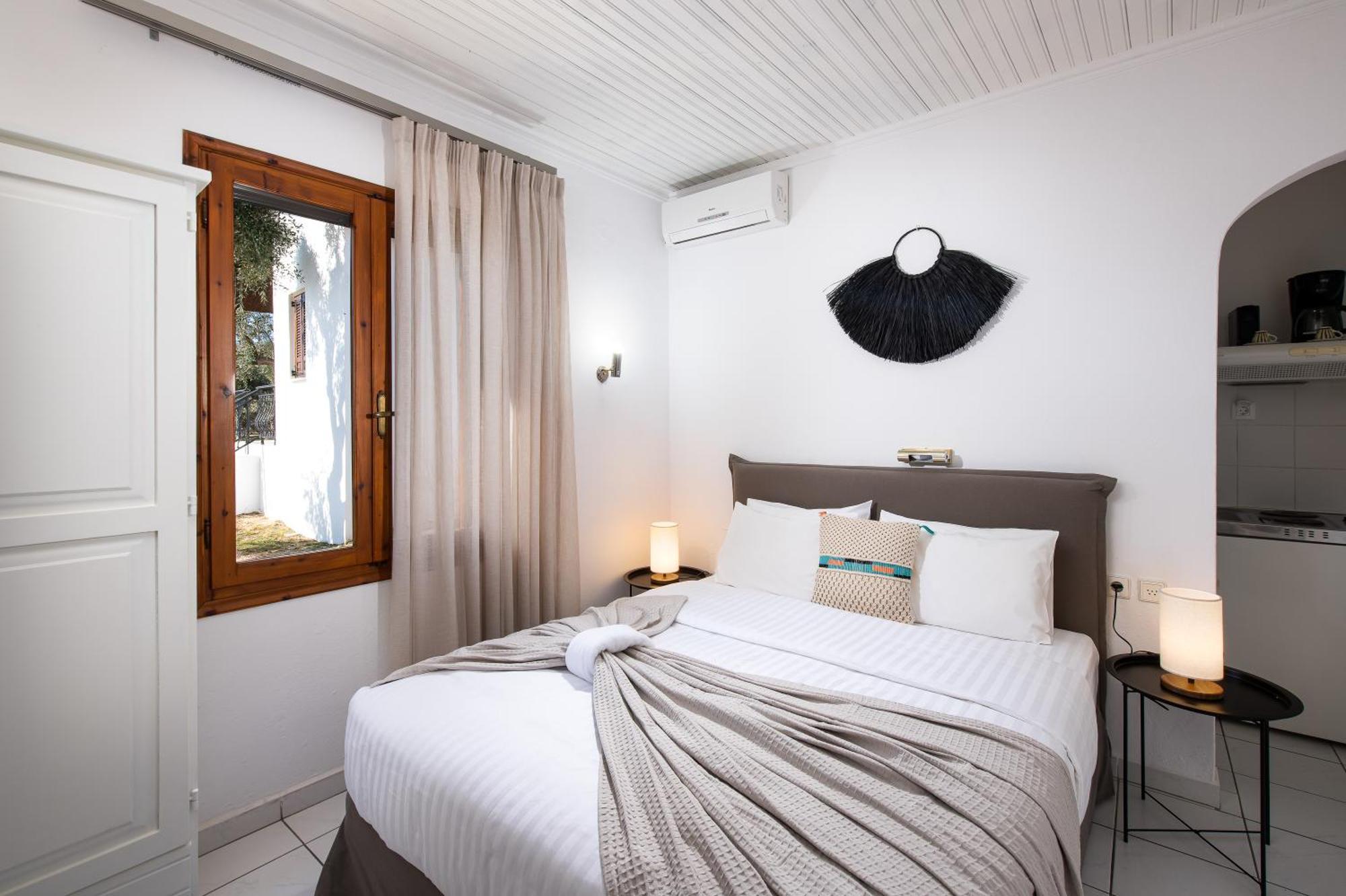 Acroterra - Easy Living Aparthotel Aliki  Ngoại thất bức ảnh